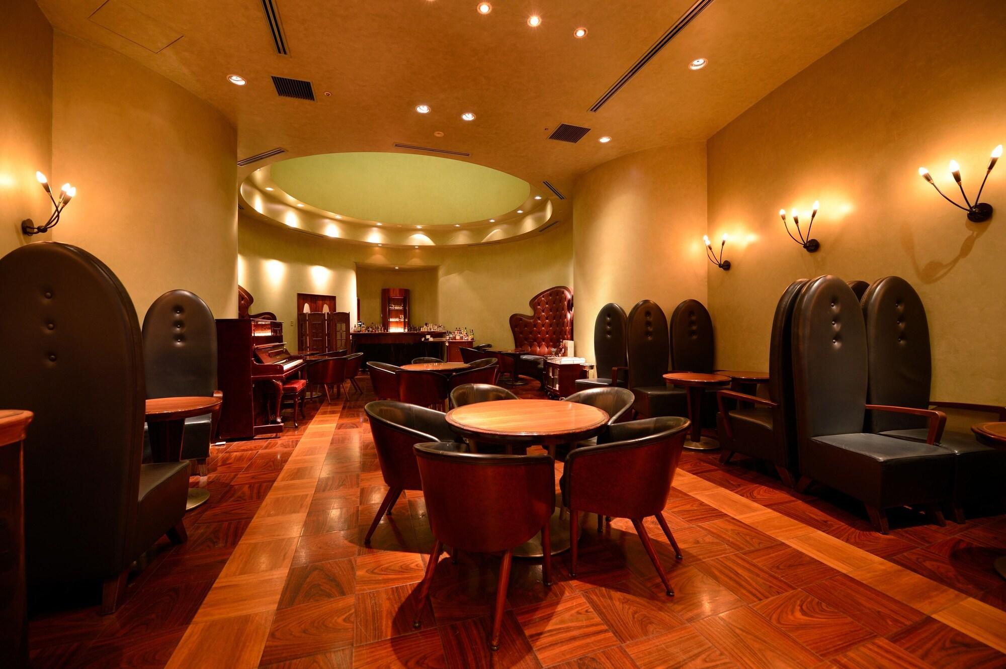 فندق رويتون سابورور المظهر الخارجي الصورة The interior of a typical restaurant