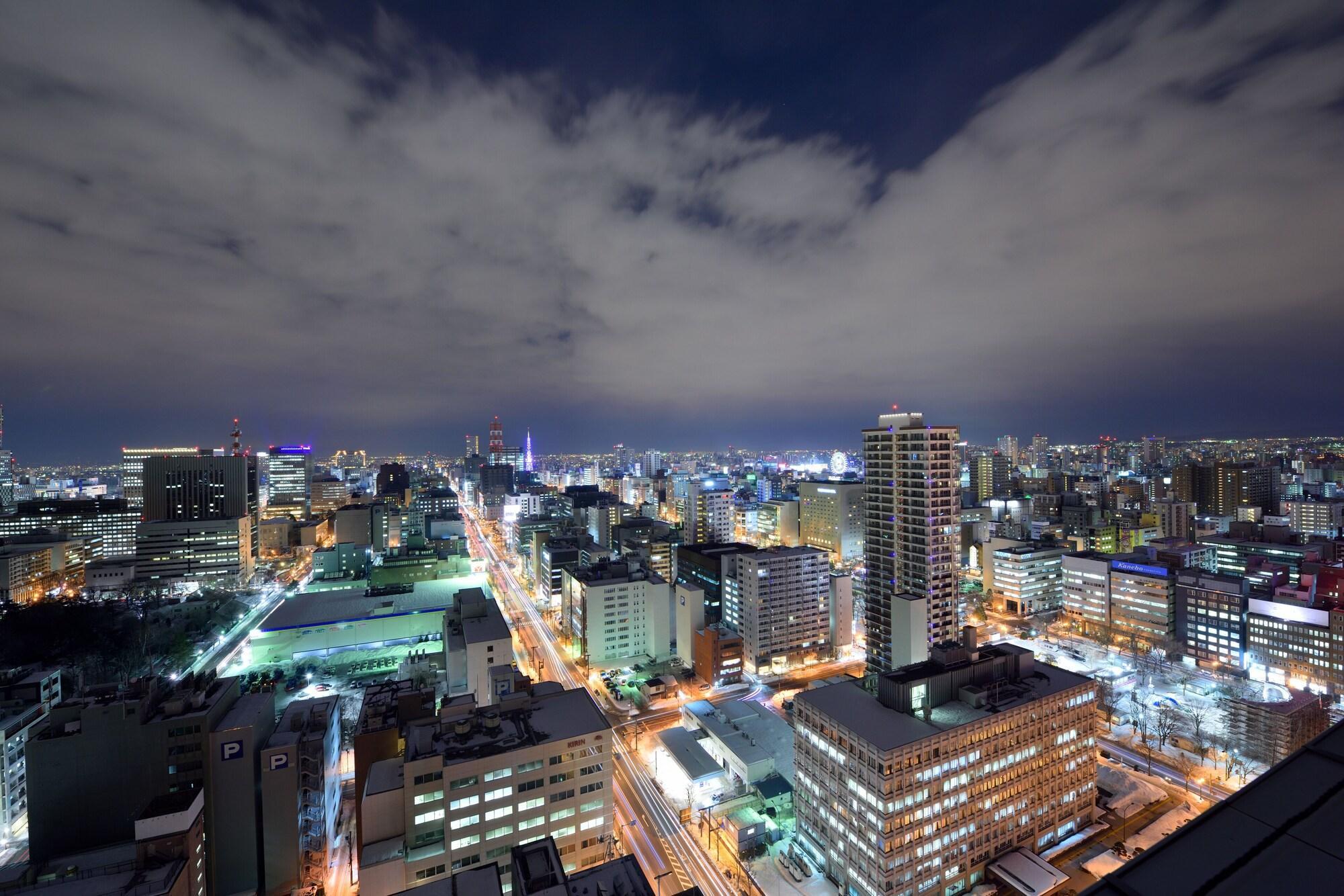 فندق رويتون سابورور المظهر الخارجي الصورة View of the city at night